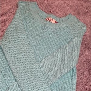 Light blue knife shirt